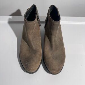 Sorel Lolla Suede Brown Booties